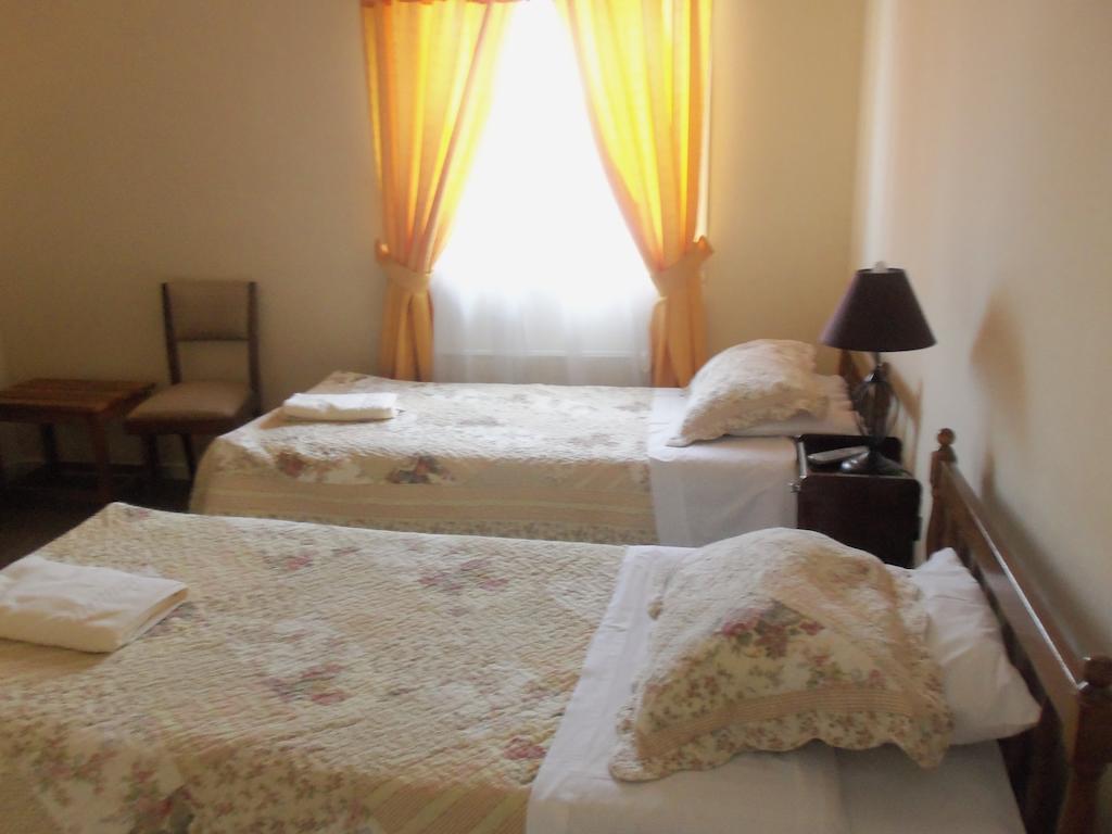 Hostal Joshiken Punta Arenas Szoba fotó