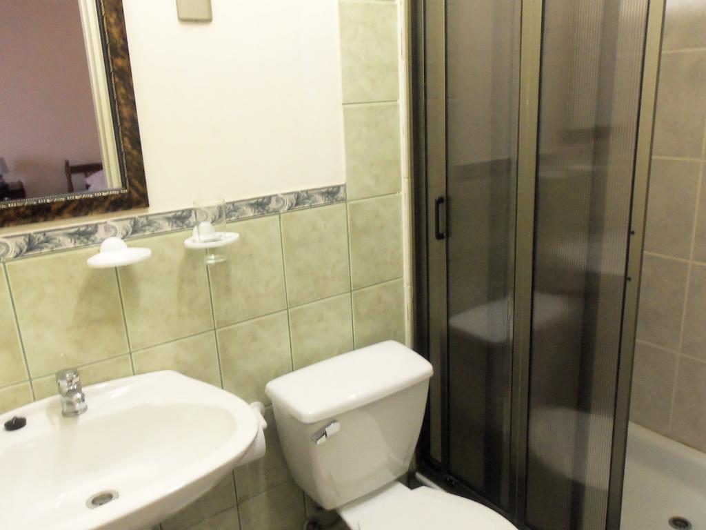 Hostal Joshiken Punta Arenas Szoba fotó