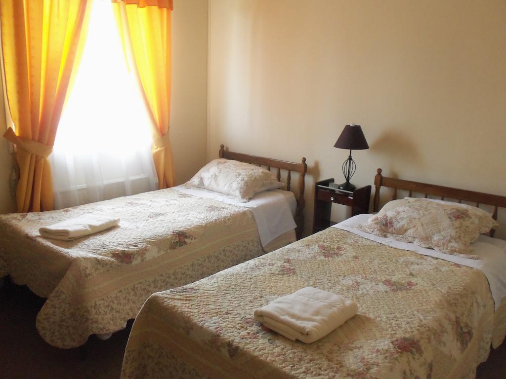 Hostal Joshiken Punta Arenas Szoba fotó